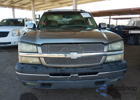 2003 Chevrolet Avalanche 1500 из США, поврежденный, VIN 3GNEK13T53G306520